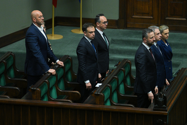 Warszawa, 12.05.2026 r. Ławy rządowe na sali sejmowej. Fot. PAP/Marcin Obara