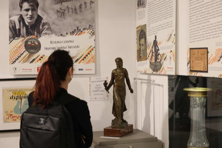 Wystawa „Pierwszy Król peletonu” w Muzeum Sportu i Turystyki. Fot. PAP/Szymon Pulcyn