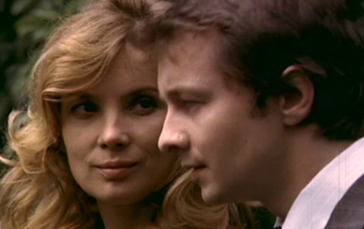 Irena Szewczyk i Krzysztof Stroiński w serialu "Daleko od szosy" (1976). Fot. materiały prasowe