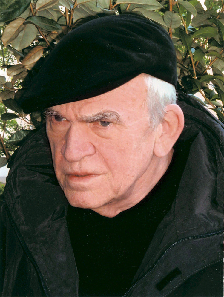 Na zdjęciu archiwalnym z 2.05.2005 r.: Milan Kundera. Fot. PAP/EPA