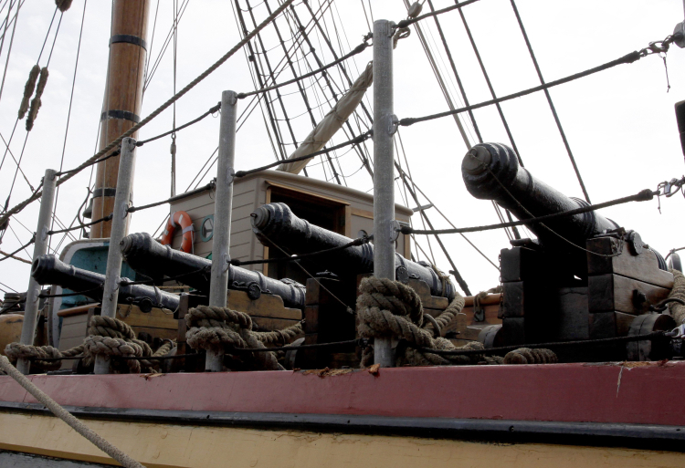 Legendarny HMS Bounty, który zagrał m.in. w „Piratach z Karaibów”. Fot. PAP/Jerzy Undro