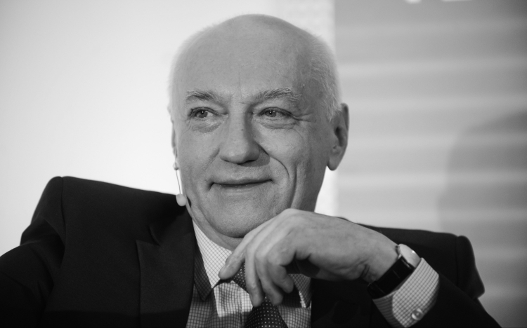Warszawa, 04.11.2015 r. Prezes zarządu Telewizji Polskiej SA Janusz Daszczyński podczas konferencji prasowej. Fot. PAP/Jakub Kamiński