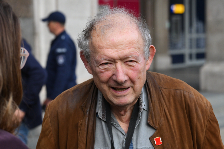 Warszawa, 4.06.2026 r. Redaktor naczelny "Gazety Wyborczej" Adam Michnik podczas Toastu za Wolność, 4 bm. na Placu Konstytucji w Warszawie, w ramach obchodów Święta Wolności zorganizowanych przez Inicjatywę 30. Rok Wolności. Fot. PAP/Radek Pietruszka