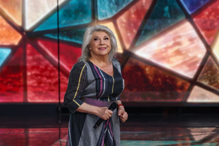 Krystyna Prońko podczas koncertu "Autobiografia. Jubileusz Bogdana Olewicza" w trzecim dniu 63. Krajowego Festiwalu Polskiej Piosenki w Opolu. Fot. PAP/Krzysztof Świderski