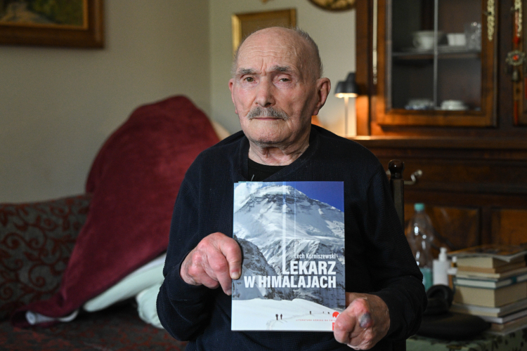 Prof. Lech Korniszewski, lekarz, genetyk, autor książki „Lekarz w Himalajach”. Fot. PAP/Radek Pietruszka 