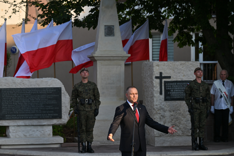Radom, 25.06.2026 r. Prezydent RP Karol Nawrocki podczas uroczystości przed Pomnikiem Radomskiego Czerwca 1976 w Radomiu. Fot. PAP/Piotr Polak