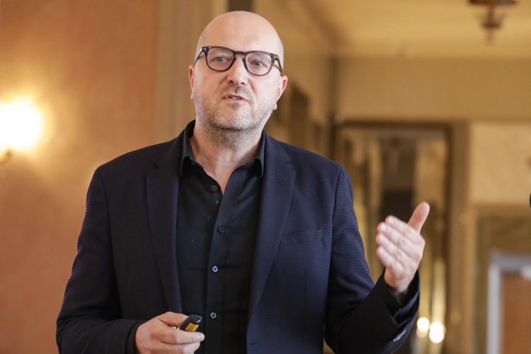 Dyrektor Teatru Wielkiego – Opery Narodowej Boris Kudlicka. Fot. PAP/Tomasz Gzell