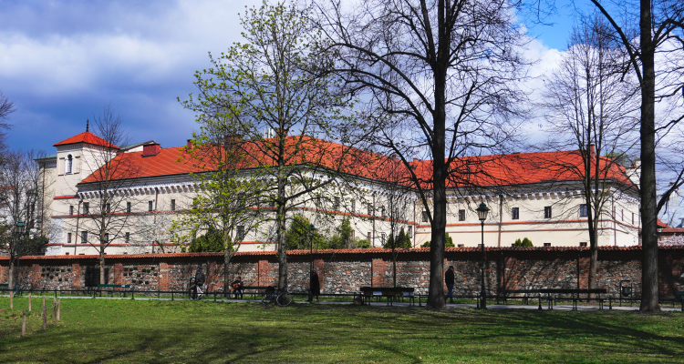 Muzeum Archeologiczne w Krakowie. Fot. Mach240390, CC BY 4.0 <https://creativecommons.org/licenses/by/4.0>, via Wikimedia Commons
