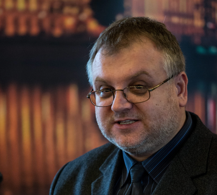 Dr Paweł Dąbrowski z Uniwersytetu Medycznego we Wrocławiu. Fot. PAP/Maciej Kulczyński