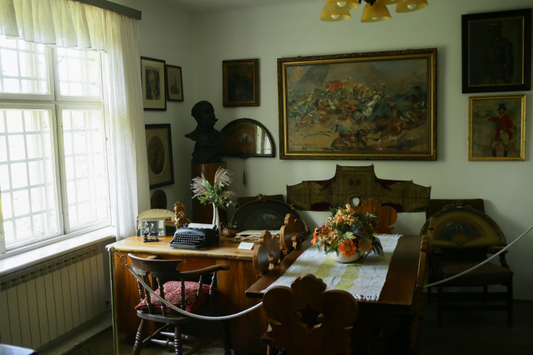 Domek Ogrodnika, w którym tworzyła Zofia Kossak-Szczucka. Fot. PAP/Jarek Praszkiewicz