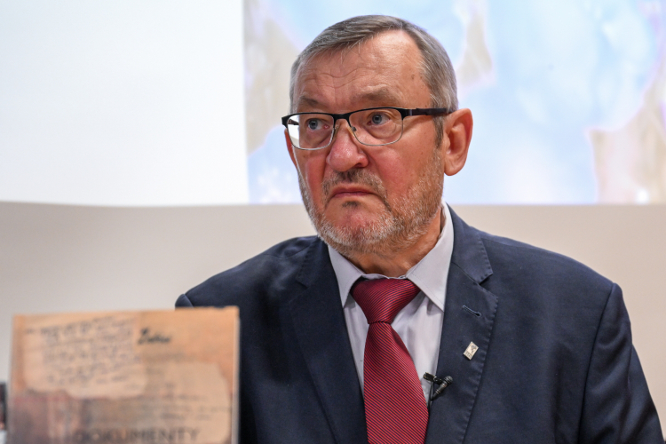 Historyk z lubelskiego oddziału IPN dr Leon Popek Fot. PAP/Darek Delmanowicz