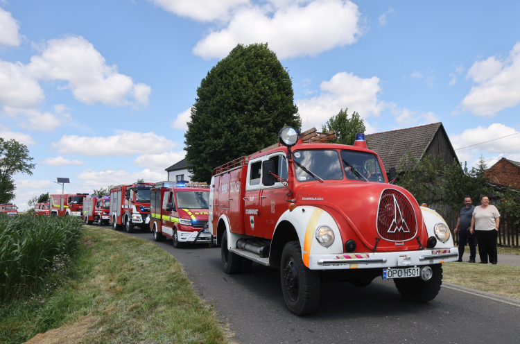 XVI Międzynarodowy Zlot Pojazdów Pożarniczych "Fire Truck" w Główczycach. Fot. PAP/Krzysztof Świderski