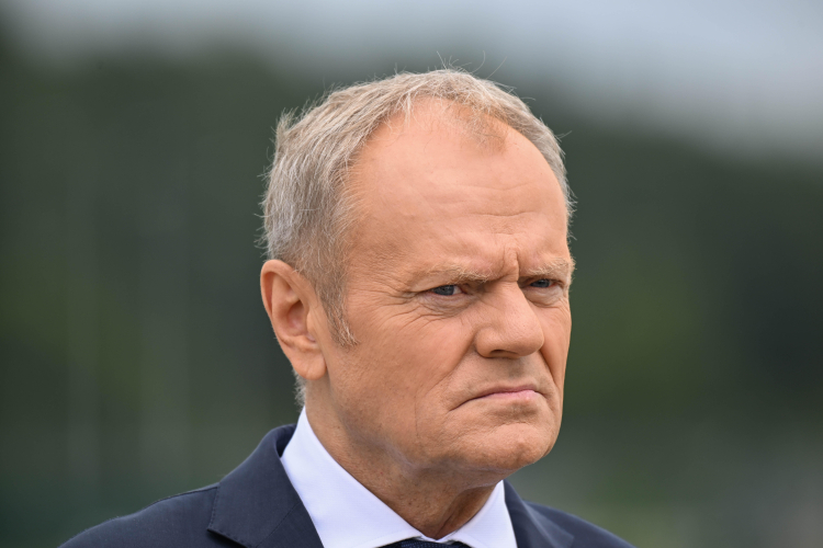 Osieki Lęborskie, (woj. pomorskie), 10.07.2026. Premier Donald Tusk podczas uroczystego zakończenia budowy „Stacji 400 kV Choczewo” w Osiekach Lęborskich. Fot. PAP/Andrzej Jackowski