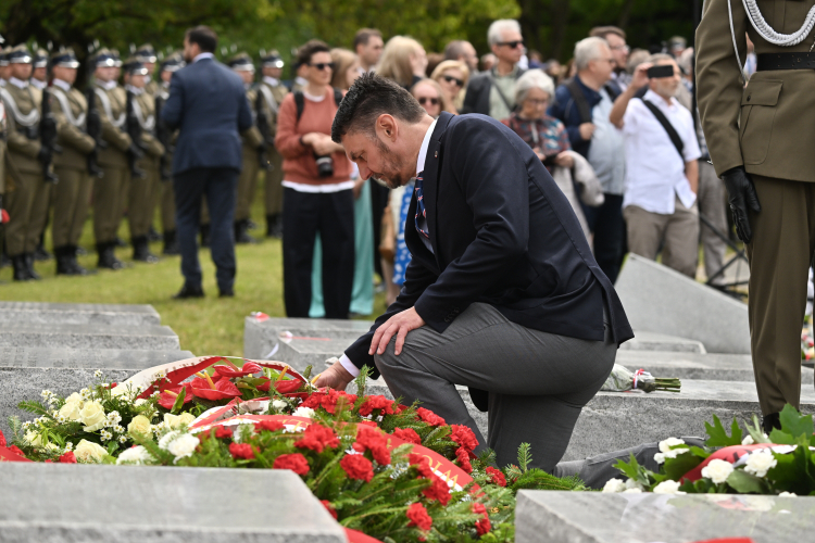 Lech Parell podczas uroczystości w rocznicę zbrodni wołyńskiej. Fot. PAP/Piotr Nowak