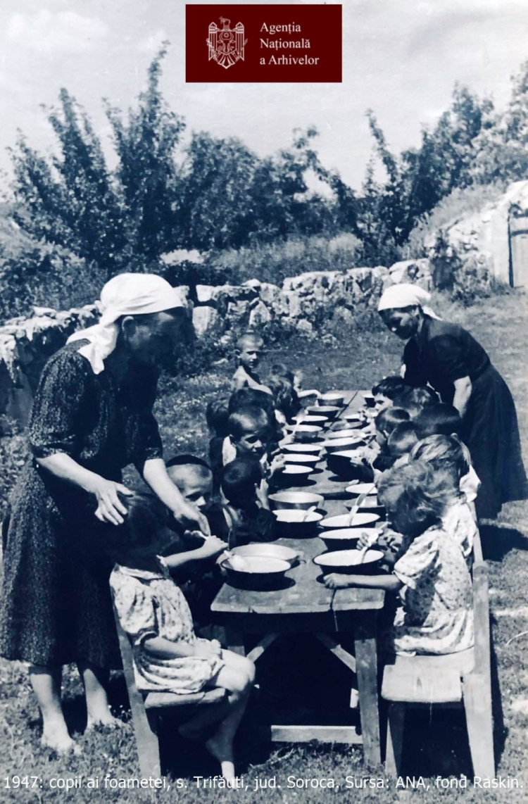 Dzieci podczas Wielkiego Głodu, wieś Trifăuți, powiat Soroca, 1947 r. Biblioteka zdjęć, kolekcja Raskina. Źródło: Narodowa Agencja Archiwów Republiki Mołdawskiej