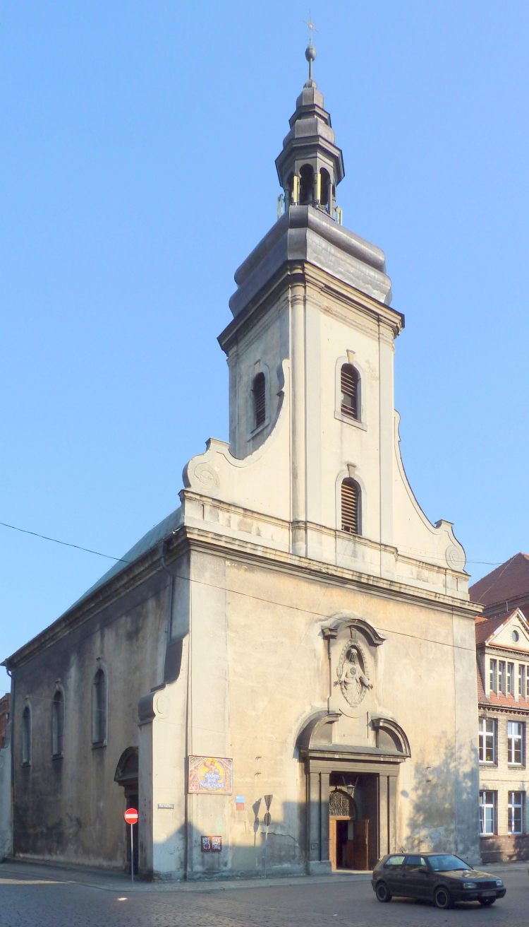 Fasada kościoła św. Wojciecha w Bytomiu w 2011 roku. Fot. Kazimierz Mendlik, CC BY-SA 3.0 <https://creativecommons.org/licenses/by-sa/3.0>, via Wikimedia Commons