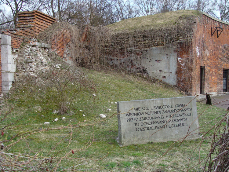 Miejsce rozstrzeliwań Fot. Anug/Źródło: pl.wikipedia