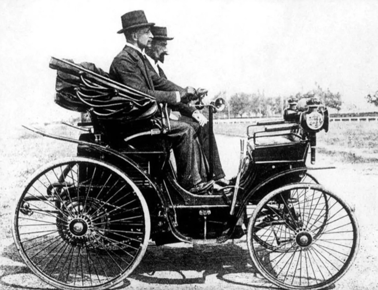 Stanisław Grodzki w samochodzie. Fot. domena publiczna