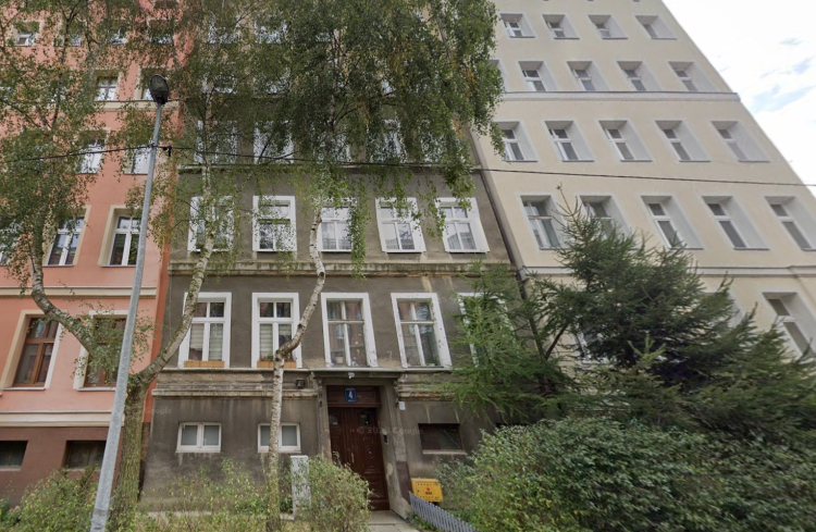 Kamienica przy ul. Limanowskiego 4 w Szczecinie. Fot. Google Street View