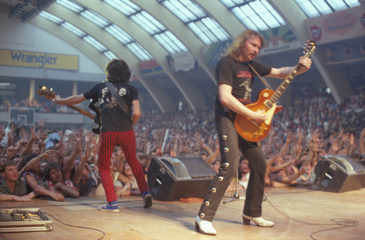 Kraków 9.08.1982 r. Koncert walijskiej grupy rockowej Budgie w hali Gwardyjskiego Towarzystawa Sportowego (GTS) Wisła. Fot. PAP/Jerzy Ochonski