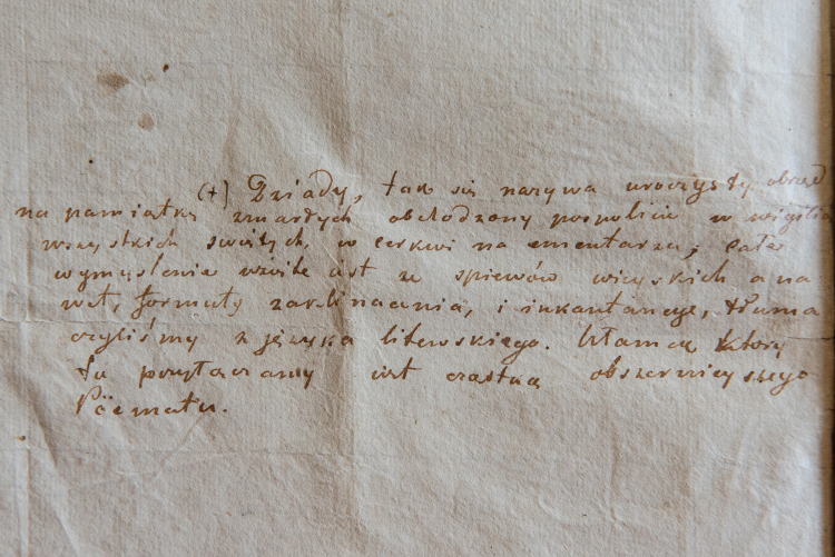 Utwór „Dziady" Adama Mickiewicza z zasobów Biblioteki Uniwersyteckiej KUL, 1 bm. w Lublinie. Fot. PAP/ Wojtek Jargiło