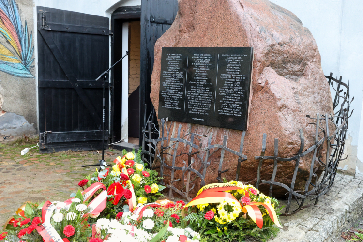 Kuźnia Romów na terenie Zigeunerlager w dawnym Litzmannstadt Ghetto. Fot. PAP/Marian Zubrzycki 