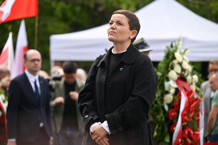 Warszawa, 11.07.2026 r. Minister kultury i dziedzictwa narodowego Marta Cienkowska podczas uroczystości przy stołecznym Pomniku Ofiar Ludobójstwa dokonanego przez nacjonalistów ukraińskich na obywatelach II Rzeczypospolitej Polskiej na terenie województw południowo-wschodnich w latach 1942–1947. Fot. PAP/Piotr Nowak