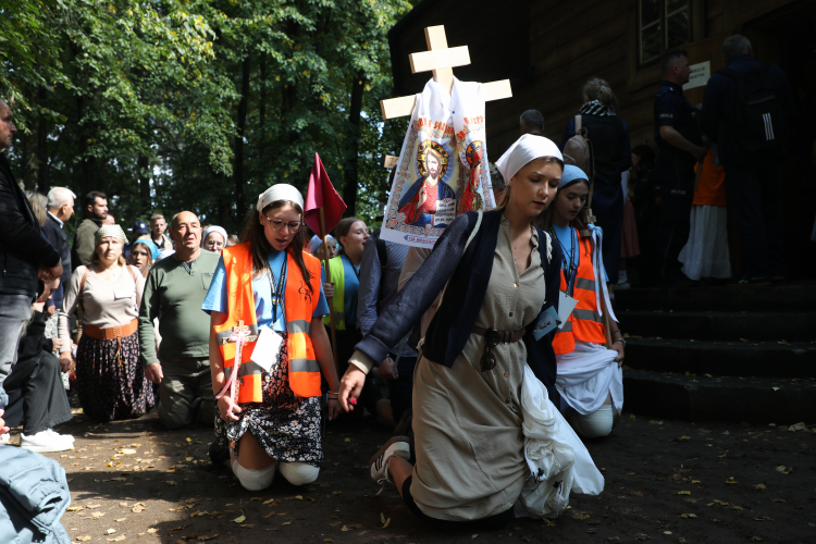 Uczestnicy pielgrzymki na Św. Górze Grabarce. Fot. PAP/Artur Reszko