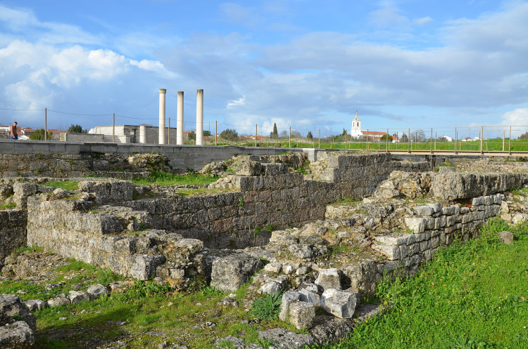 Widok ruin miasta Conímbriga. Fot. Carole Raddato from FRANKFURT, Germany, CC BY-SA 2.0 <https://creativecommons.org/licenses/by-sa/2.0>, via Wikimedia Commons