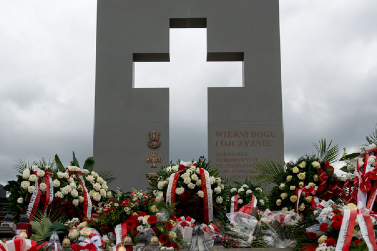 W Kamesznicy uroczystości dla upamiętnienia żołnierzy NSZ, ofiar operacji „Lawina”. Fot. IPN