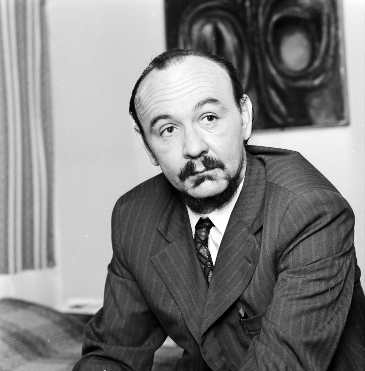 Stanisław Grochowiak, poeta, dramatopisarz i publicysta. Fot. PAP/CAF - Marian Sokołowski