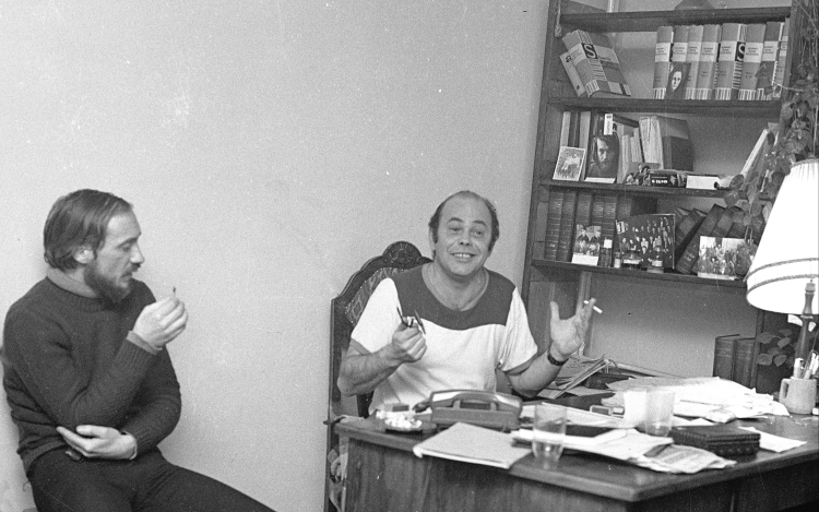 Zebranie członków i współpracowników Komitetu Samoobrony Społecznej (KSS) KOR w mieszkaniu Jacka Kuronia, rok 1980. Fot.  PAP/Tomasz Michalak