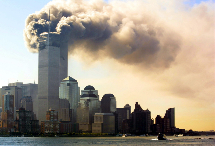Zamach terrorystyczny na World Trade Center w Nowym Jorku. Fot. PAP/EPA PHOTO DPA/HUBERT MICHAEL BOESL