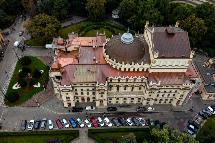 Na zdjęciu dach Teatru im. J. Słowackiego w Krakowie. Fot. PAP/Łukasz Gągulski