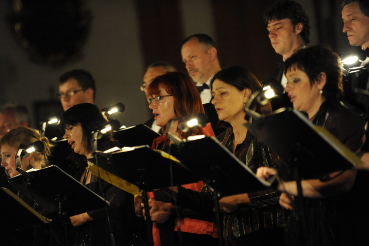 Polski Chór Kameralny podczas Festiwalu Wratislavia Cantans w 2009 r. Fot. PAP/Grzegorz Hawałej