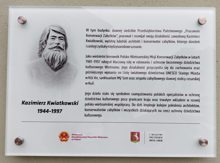 Kazimierz Kwiatkowski, tablica w Lublinie, Fot. źródło: Wikipedia/Volodymyr D-k