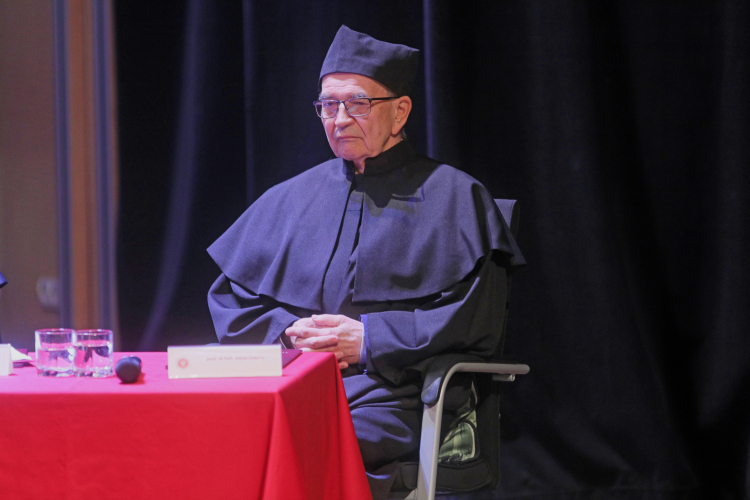 prof. dr hab. Adam Jamróz. Fot. PAP/Artur Reszko