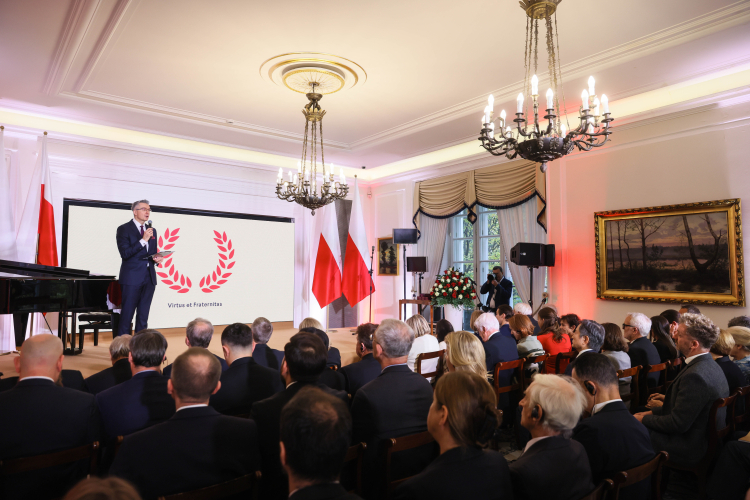 Uroczystość wręczenia medali Virtus et Fraternitas w Belwederze. Fot. PAP/Leszek Szymański